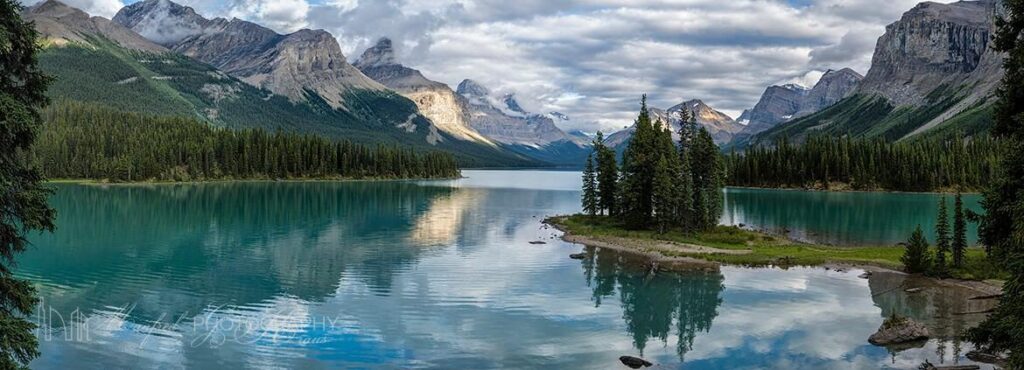 Maligne Lake Mirrored | Landscape & Panoramic photographs by Manfred G ...